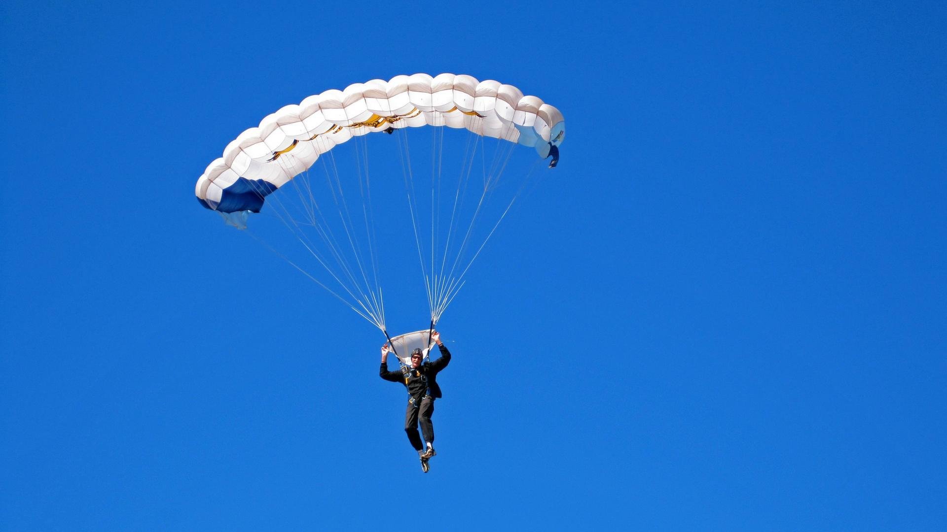 掘金加强视频分析课强化比赛细节理解